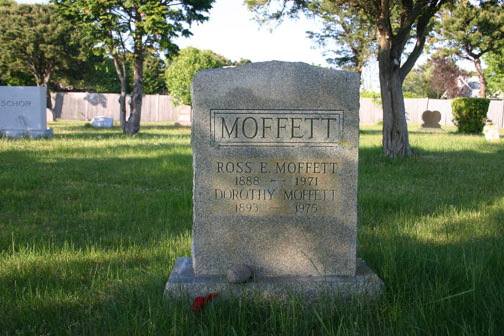 Ross Moffett & Dorothy Lake Gregory grave, Provincetown cemetery
